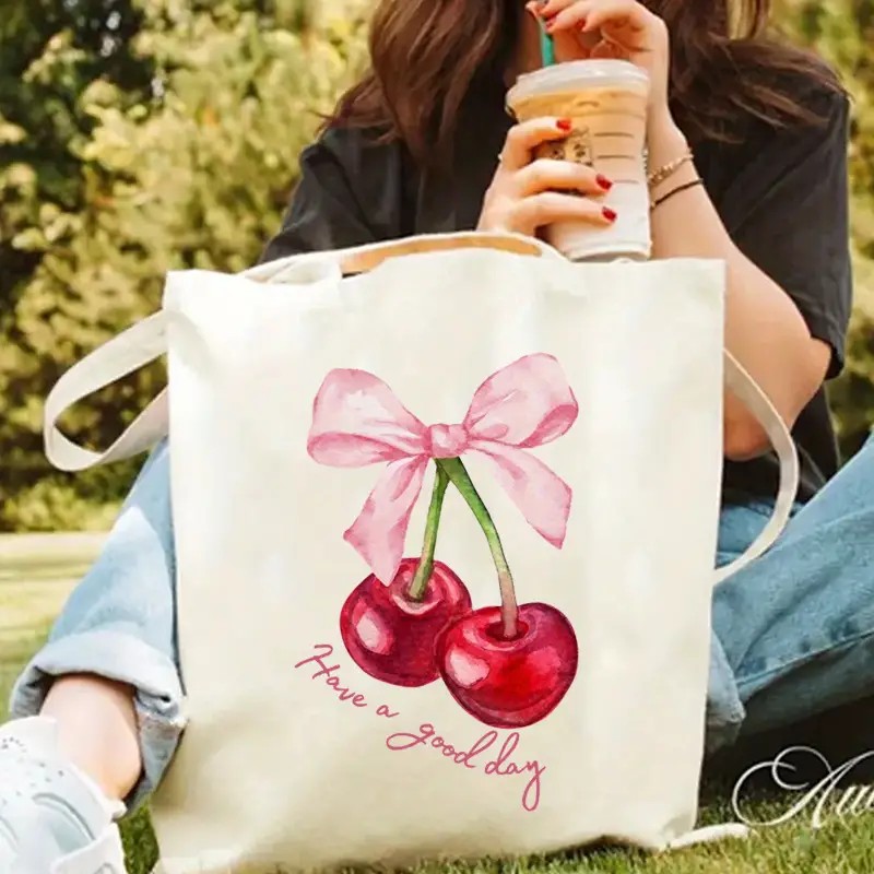 Tote Bag Canvas Print - กระเป๋าผ้าแคนวาสลายโบว์เชอร์รี่ กระเป๋าแฟชั่นลำลอง ใช้ได้ทุกวัน ซักด้วยเครื่องได้ วัสดุผ้าแคนวาสทนทาน